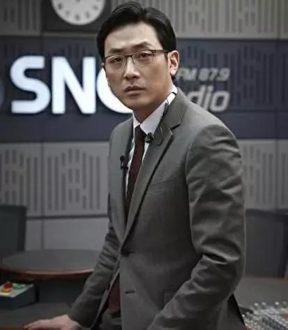 曾三度夺下“韩国影帝”，人品演技俱佳的他竟被爆吸毒？