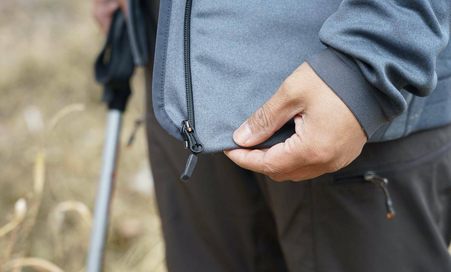 adidas连帽夹克男款白色,阿迪达斯terrex外套夹克