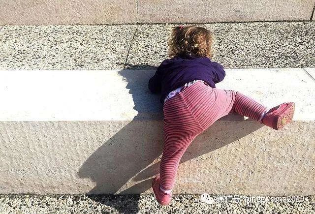 宝宝学步鞋推荐布鞋还是机能鞋,如何给一岁宝宝买学步鞋