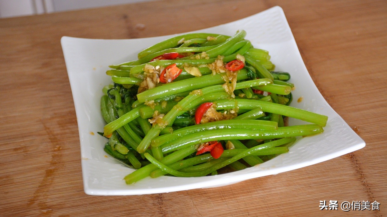 年夜饭凉菜上桌先推荐6道凉拌菜,年夜饭菜谱大全简单易学凉拌菜