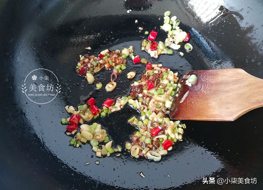 鲳鱼清蒸最好吃做法,鲳鱼清蒸的家常做法要蒸几分钟