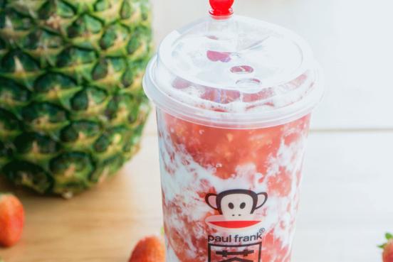 就算暴雨将魔都颠倒，这家「国际潮牌茶饮」照样人多到爆