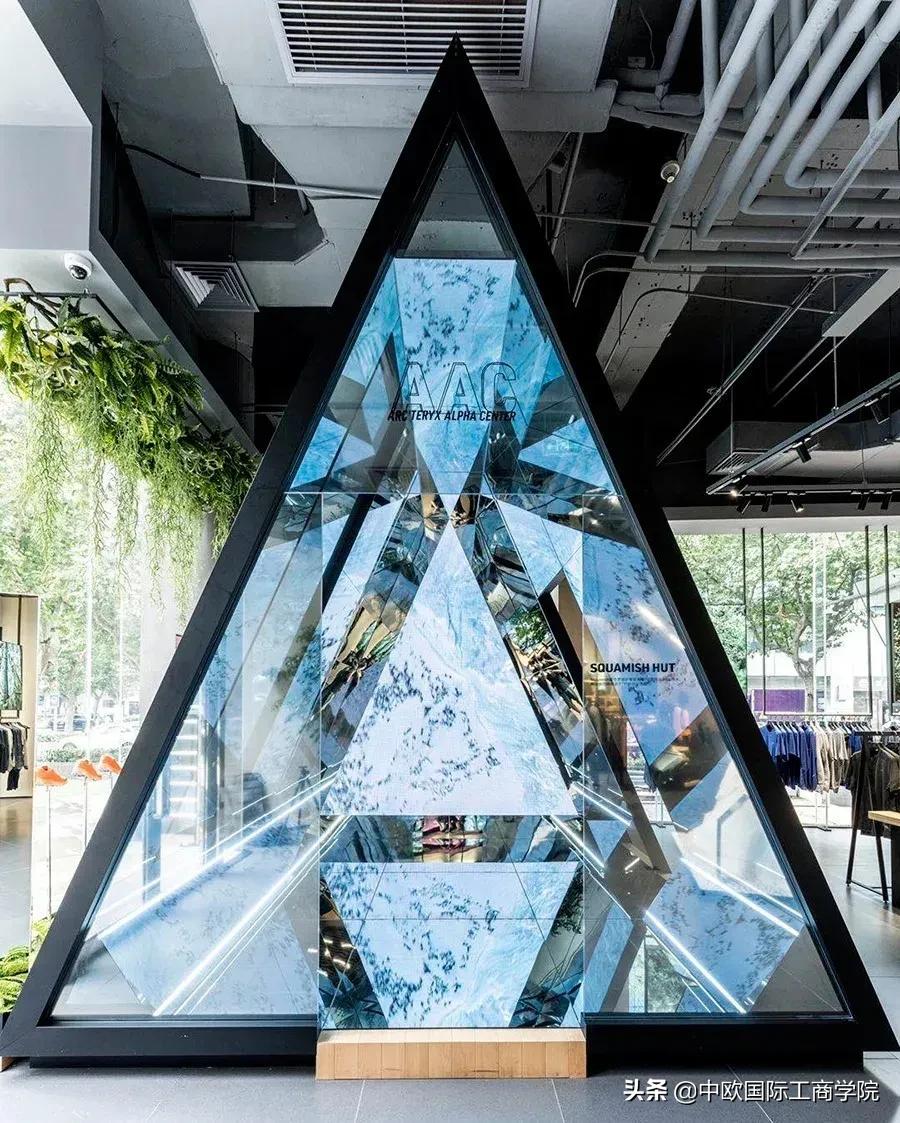 始祖鸟又掀起商业界的一个浪潮,始祖鸟两三千