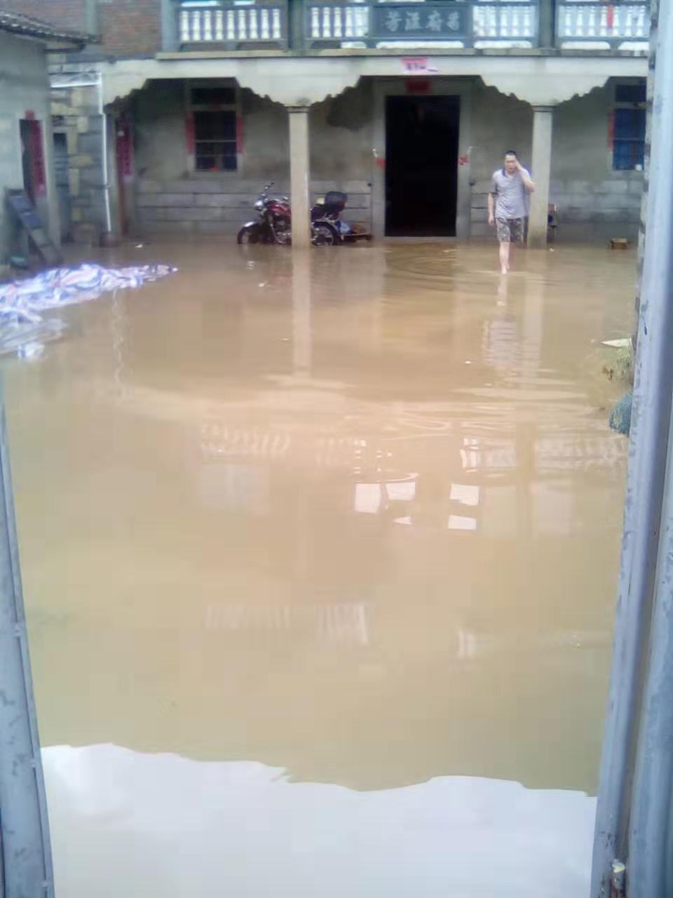 为什么北方盖平房南方盖楼房,适合北方农村的一层房屋