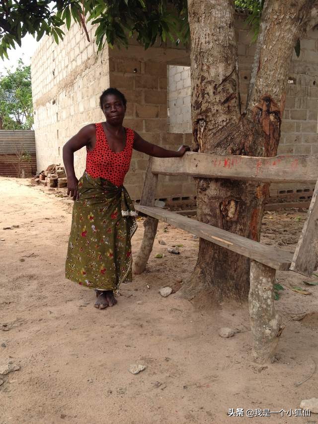 我为非洲安哥拉的那个巫婆拍照我在非洲安哥拉的日子159