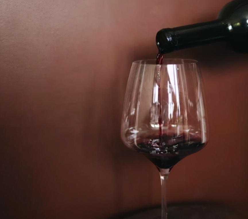 红葡萄酒可以冷藏吗？怎样保持红酒低温