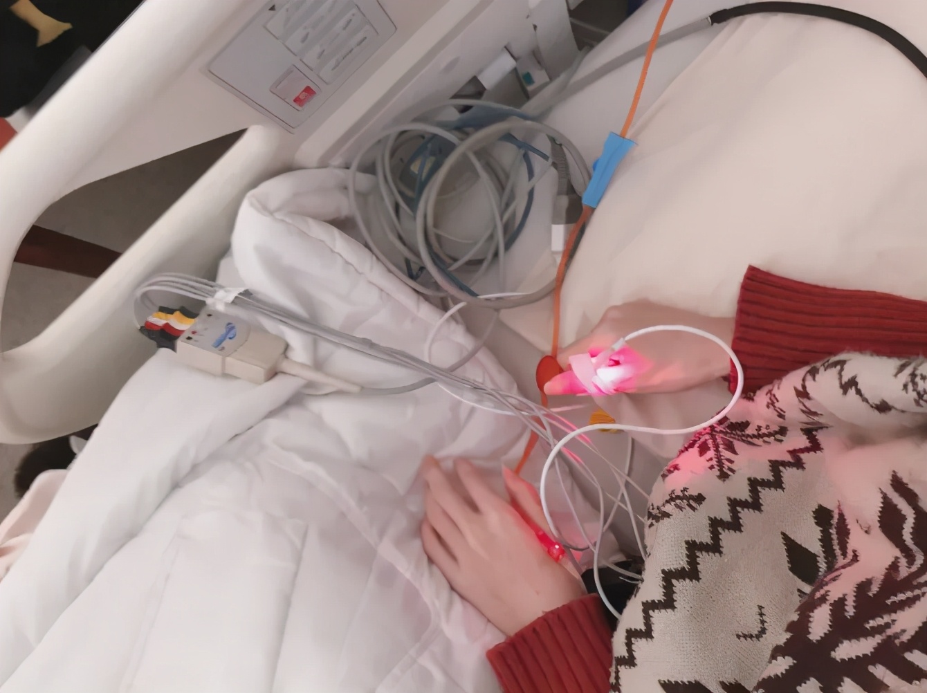 上海女孩用自己的身体做展，揭开女性身材的压抑史：真的瘦够了