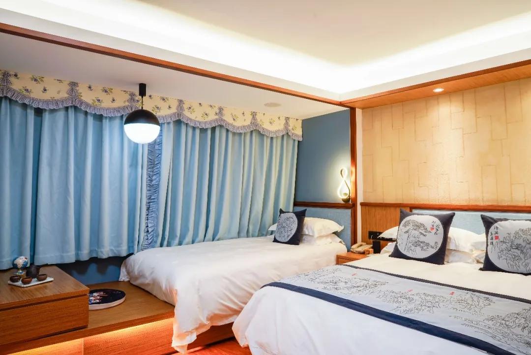 黄山秋季旅游攻略必备品,黄山风景区自由行旅游攻略