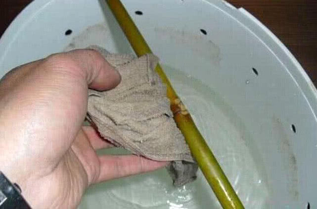 用竹子怎么做钓100斤的草鱼鱼竿,如何用竹子制作路亚鱼竿教程视频