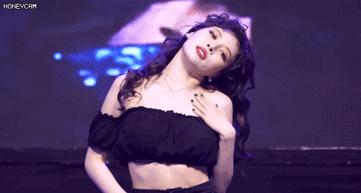 泫雅的脸型是菱形脸吗,猫系菱形脸的女生好看吗