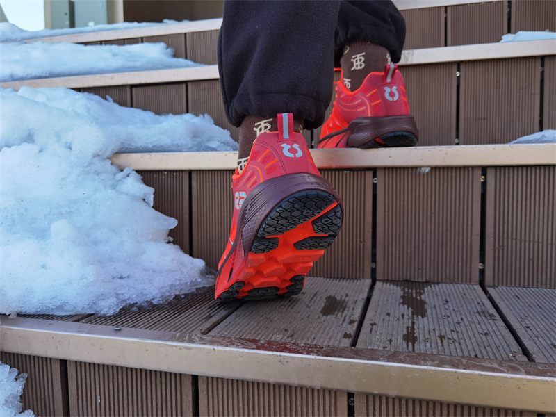 跑步鞋r2云跑鞋,r2云跑新款缓震跑鞋