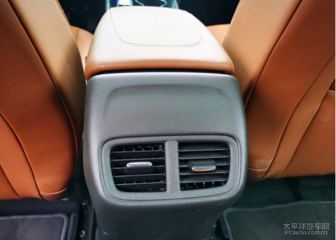 忽如一夜秋风来的下一句,,忽如一夜春风来千树万树梨花开