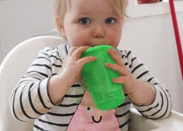 8个月宝宝不爱喝水怎么办,宝宝不爱喝水爸妈该怎么办