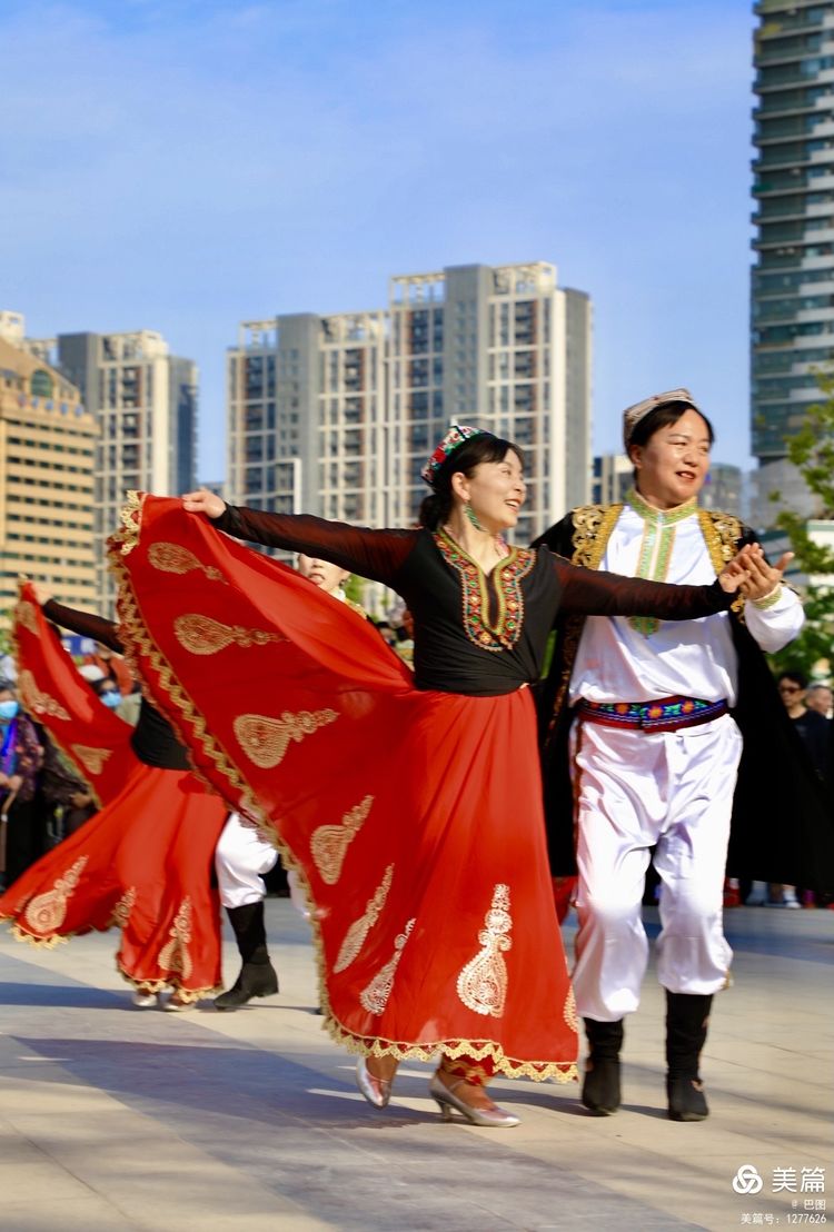 洛阳牡丹广场新疆舞视频,洛阳牡丹广场爵士舞