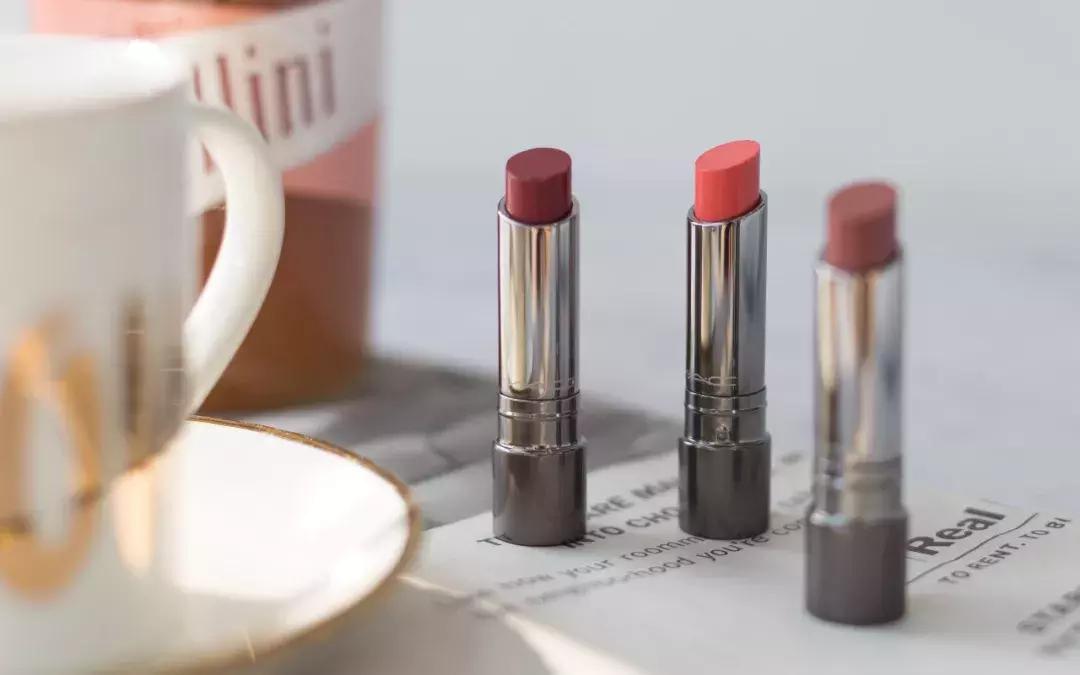 护肤和彩妆哪些需要买好一点的,最近买化妆品有没有什么活动