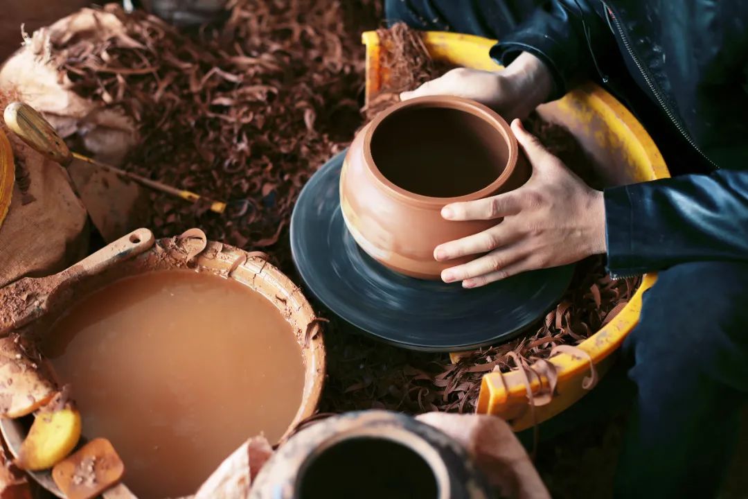 宜兴紫砂茶壶评价,紫砂壶和建水紫陶哪个泡茶好喝