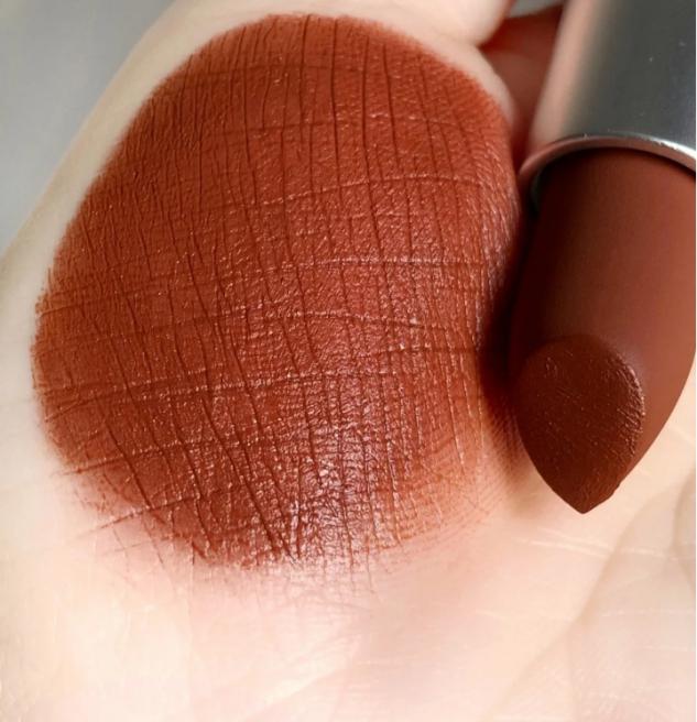 不知道选什么颜色的口红合适,今春必入的口红好看到爆