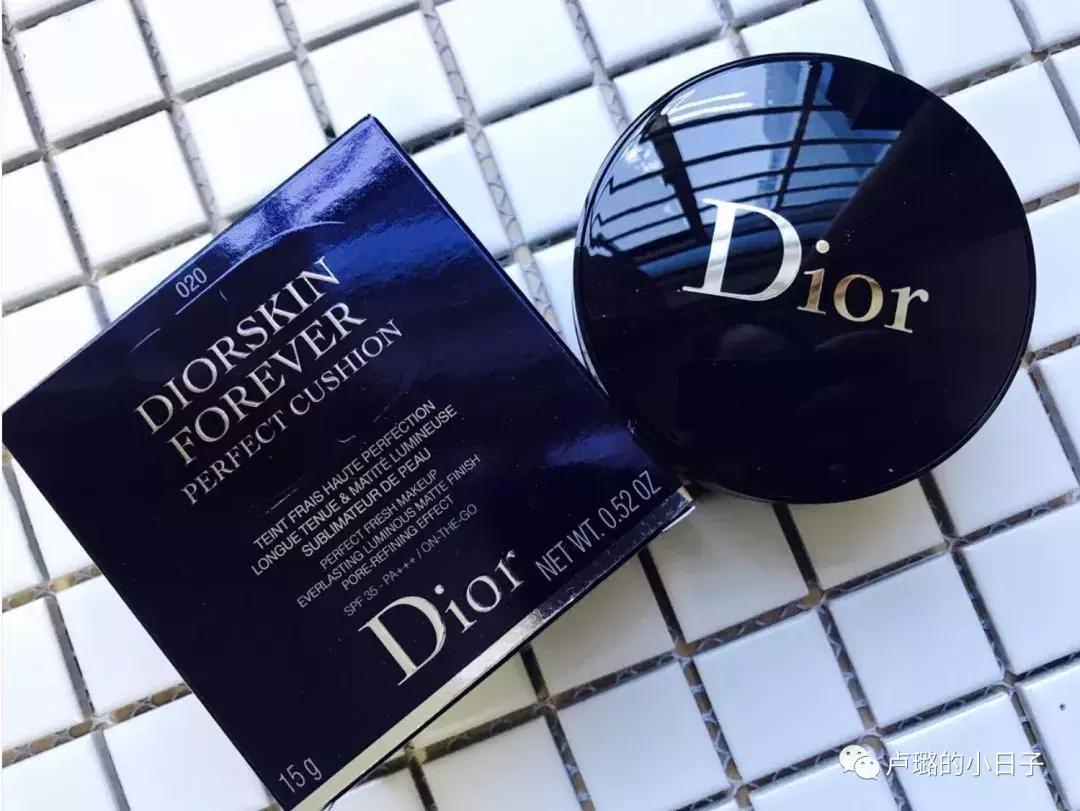 短期旅行必备化妆包是什么,出门手提袋便携女时尚化妆包