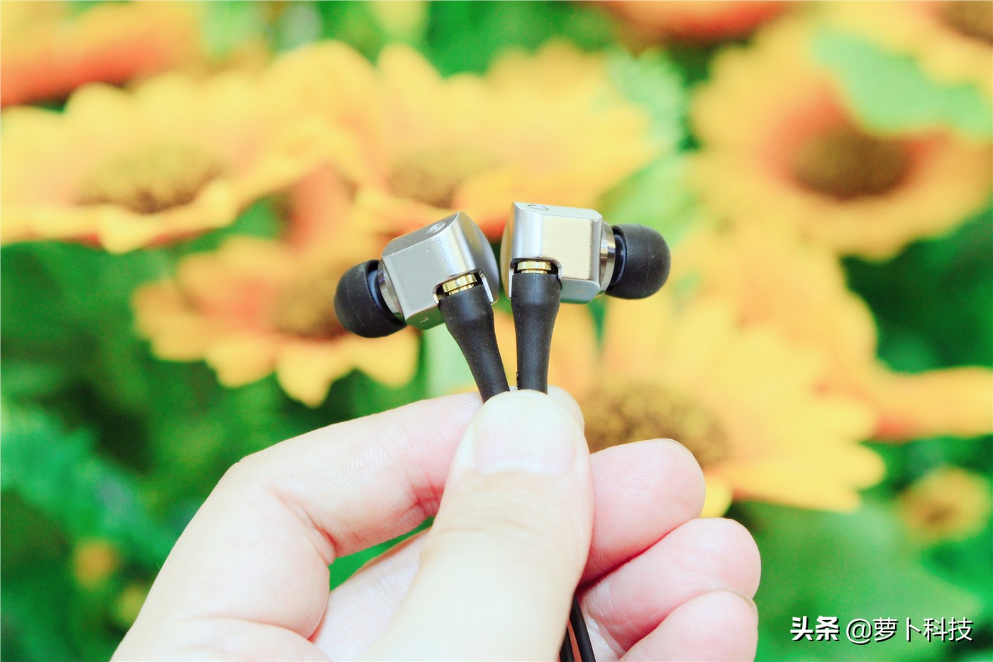 低音惊艳中高频惊喜：高解析耳机松下RP-HDE10试听体验