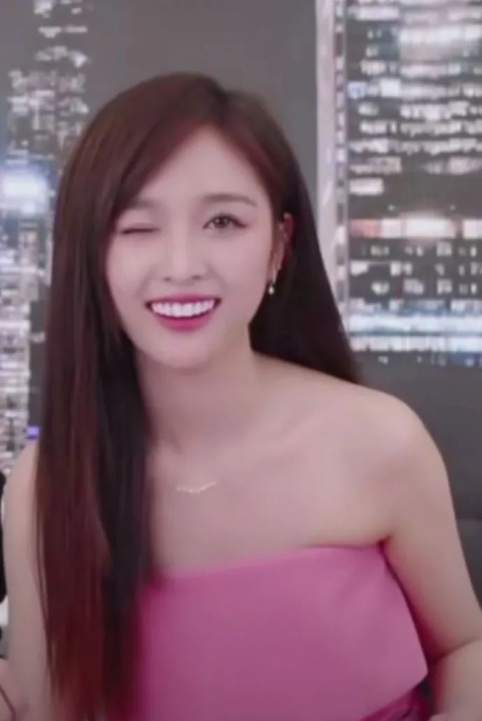 宋茜牙齿是烤瓷牙吗,宋茜做过烤瓷牙吗