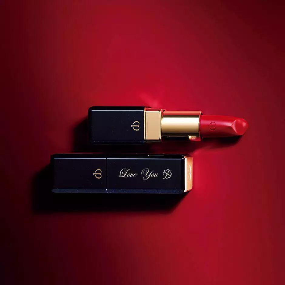 比起花和巧克力，女生更想在朋友圈秀晒炫这些情人节美妆礼盒