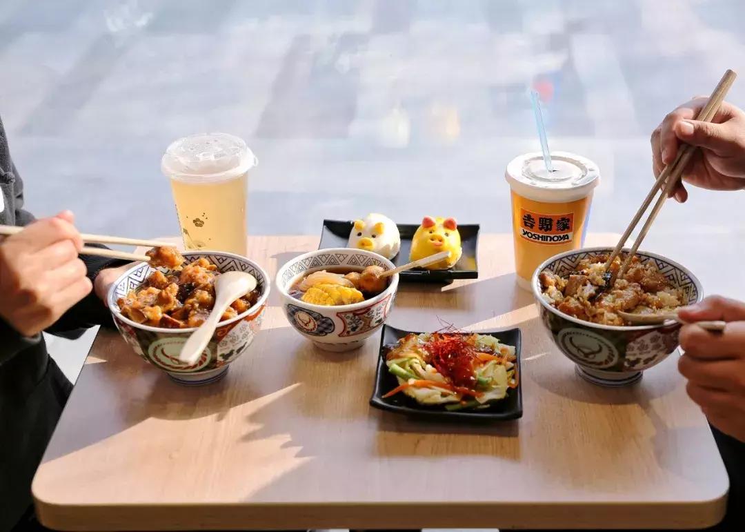 吉野家新品大口烧牛丼饭,吉野家日式饭