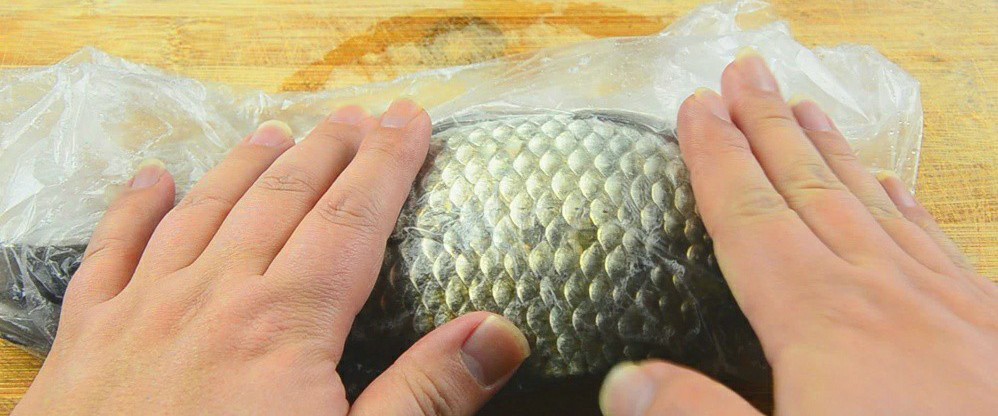 简单又实用去鱼鳞的方法，你记住了吗？