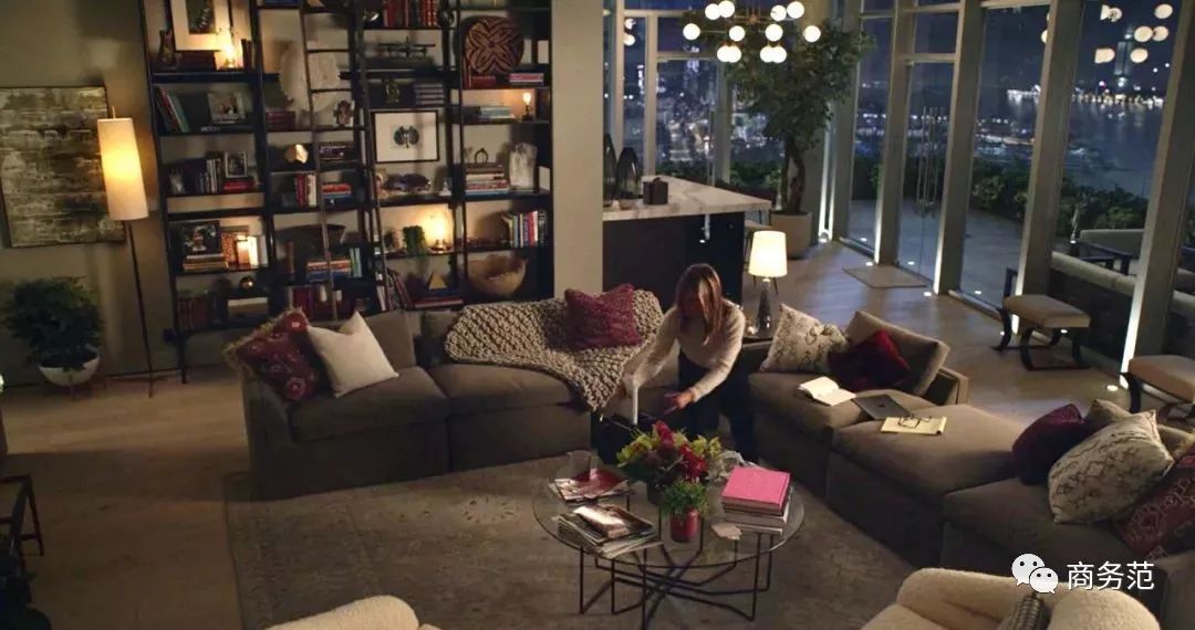 穿MaxMara拎Valextra，真正高级女精英穿衣，还得看这部美剧