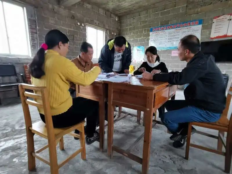 以求实的精神、扎实的作风、务实的行动回应人民的问卷——覃塘区人民检察院开展强警三问大讨论活动