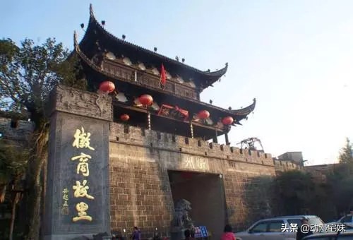 微商借豪车装逼出事故,大型微商失败现场