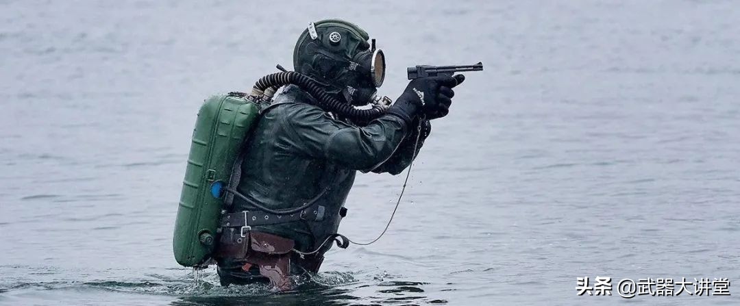 俄罗斯t500高精度狙击步枪,俄罗斯顶级步枪aek突击步枪