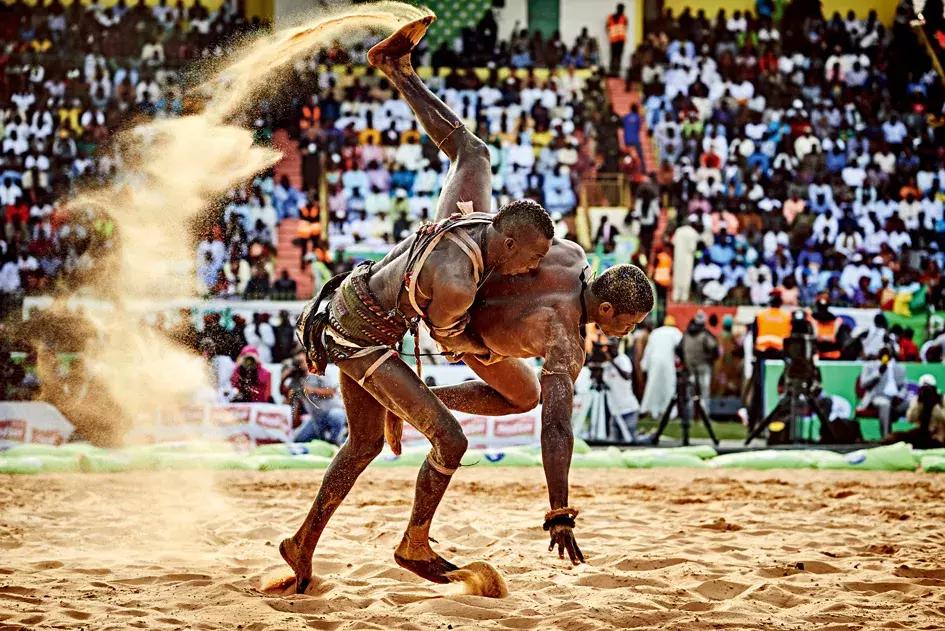 塞内加尔摔跤场景,塞内加尔人摔跤视频