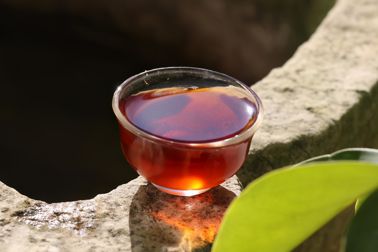 体寒湿气重可以喝什么茶,体寒湿气重的人喝什么茶