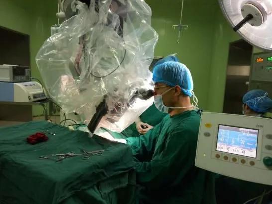 中耳炎里面长了个瘤子,中耳炎长瘤子