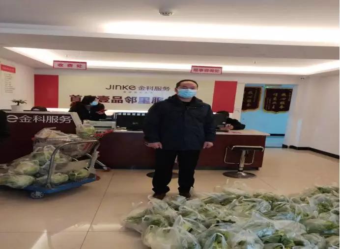 医护人员奔赴抗疫一线,带着家人一起踏上旅途