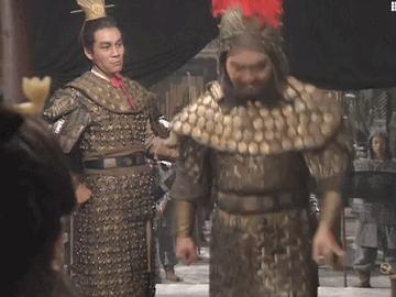 上将潘凤是否可以打败华雄,老版三国演义华雄斩潘凤