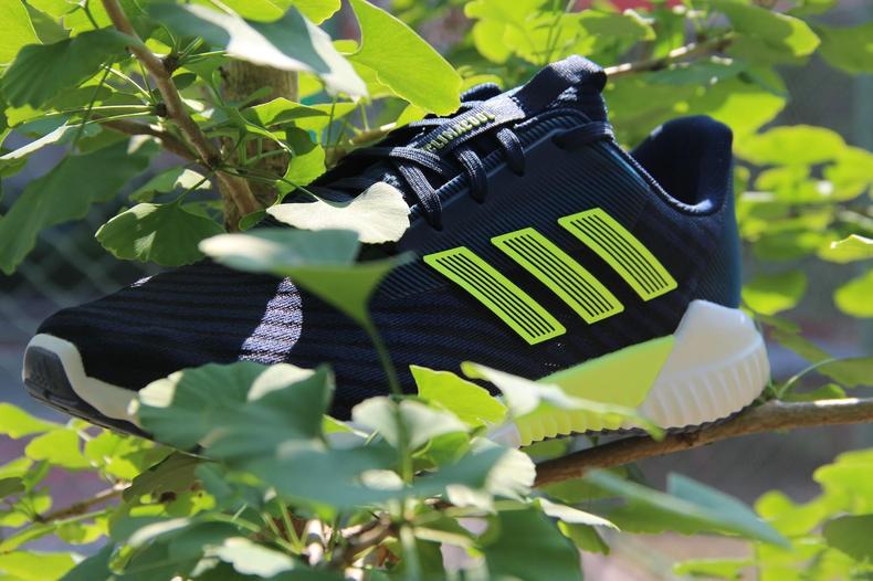 阿迪达斯清风跑鞋发黄怎么处理,阿迪达斯清风跑鞋eg1122