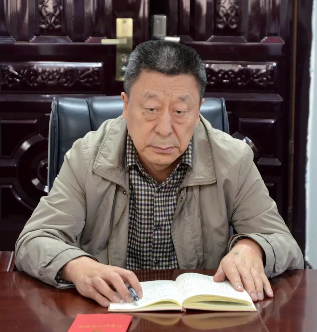 西安市中心医院组织广大*党**员干部职工观看庆祝中华人民共和国成立70周年大会