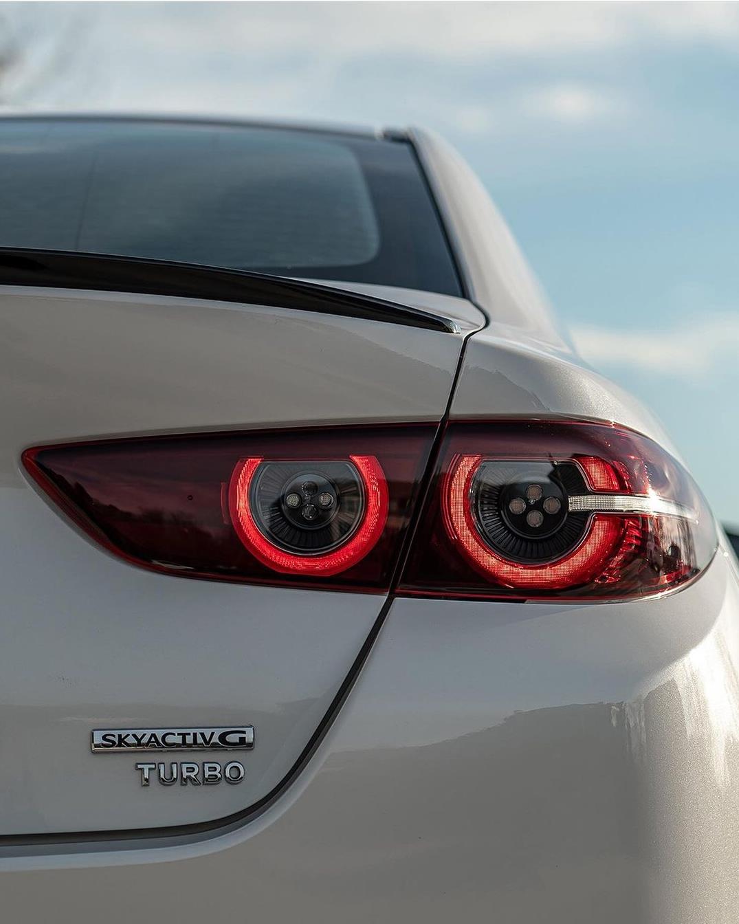 新款马自达32.5t,马自达3昂克赛拉跟思域