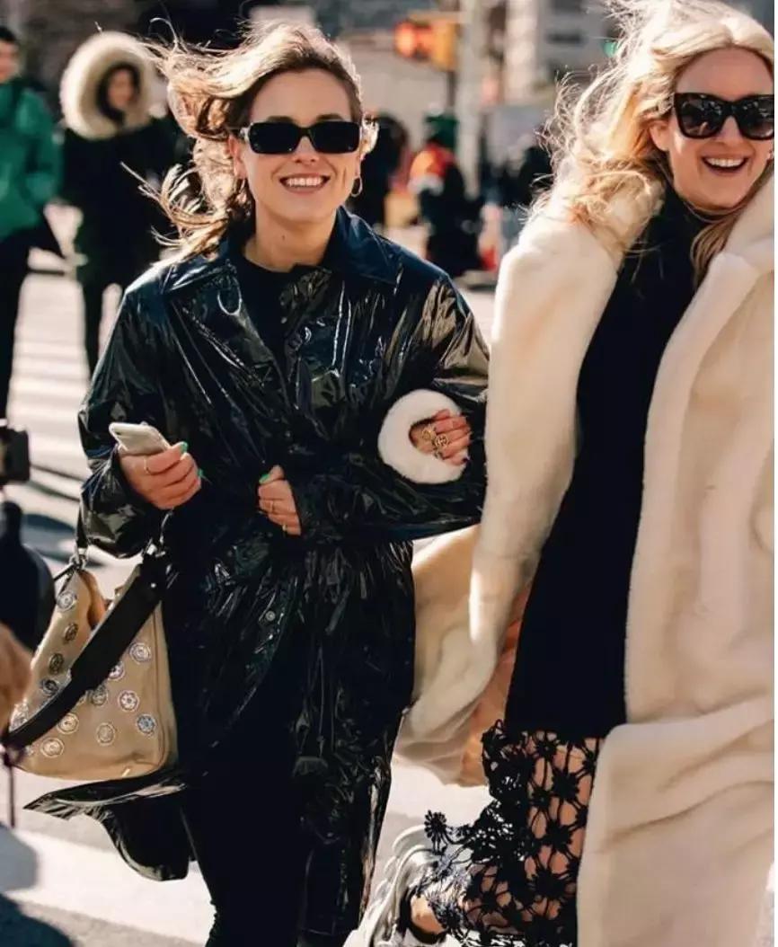 问江南“晴为何物”，你见过这些时尚品牌的雨衣、雨靴吗？