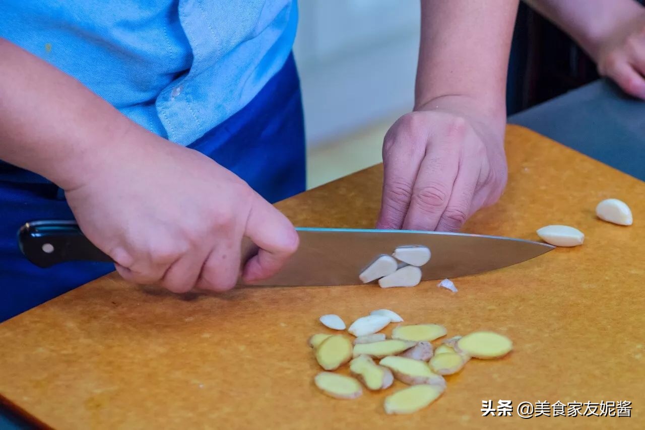 怎么样做香酥蟹,葱姜爆蟹教程