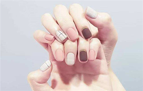 甲油胶干得很慢又没有照灯怎么办,怎样让甲油胶不用烤灯迅速变干