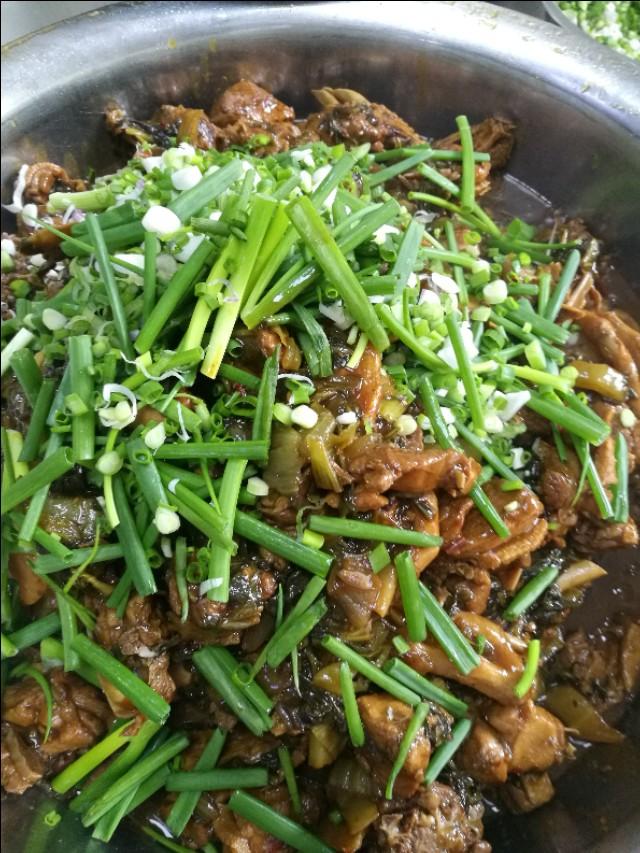 酸菜焖鸭子做法,酸菜鸭的做法大全家常菜