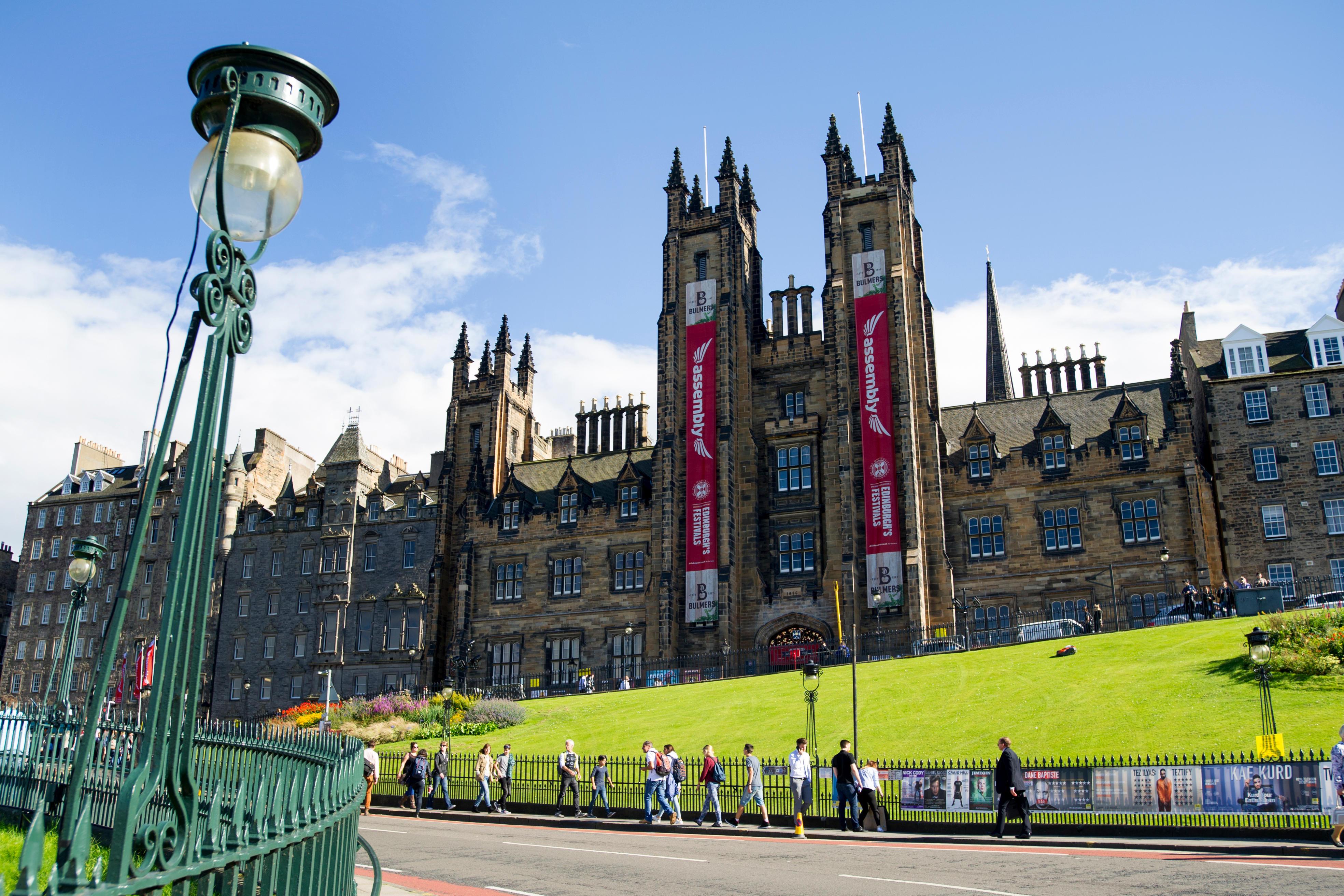 留学生回国就业三大福利:落户北上广,购车免增值税,创业补助