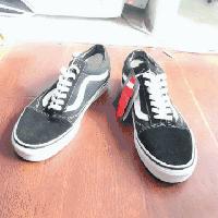 vans鞋内磨烂,vans鞋后跟磨脚怎么办