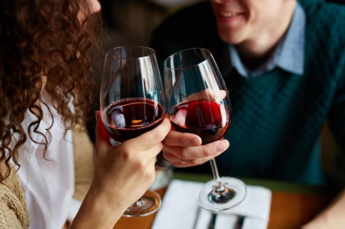 伴侣不想和你亲密,伴侣不愿意接触是什么情况