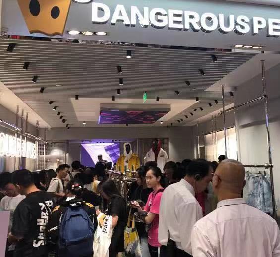 薛之谦怎么开的服装店,薛之谦第一家服装实体店开业