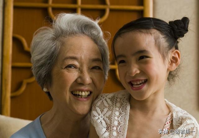 50多岁女性手指腱鞘炎怎么治,59岁女性容易发腱鞘炎应注意什么