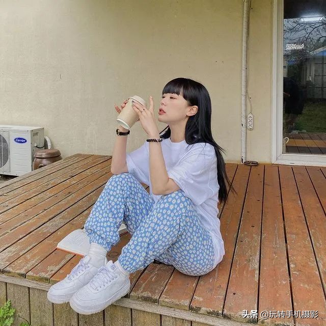 拍照不会笑表情不自然,拍照表情不自然后期能修么