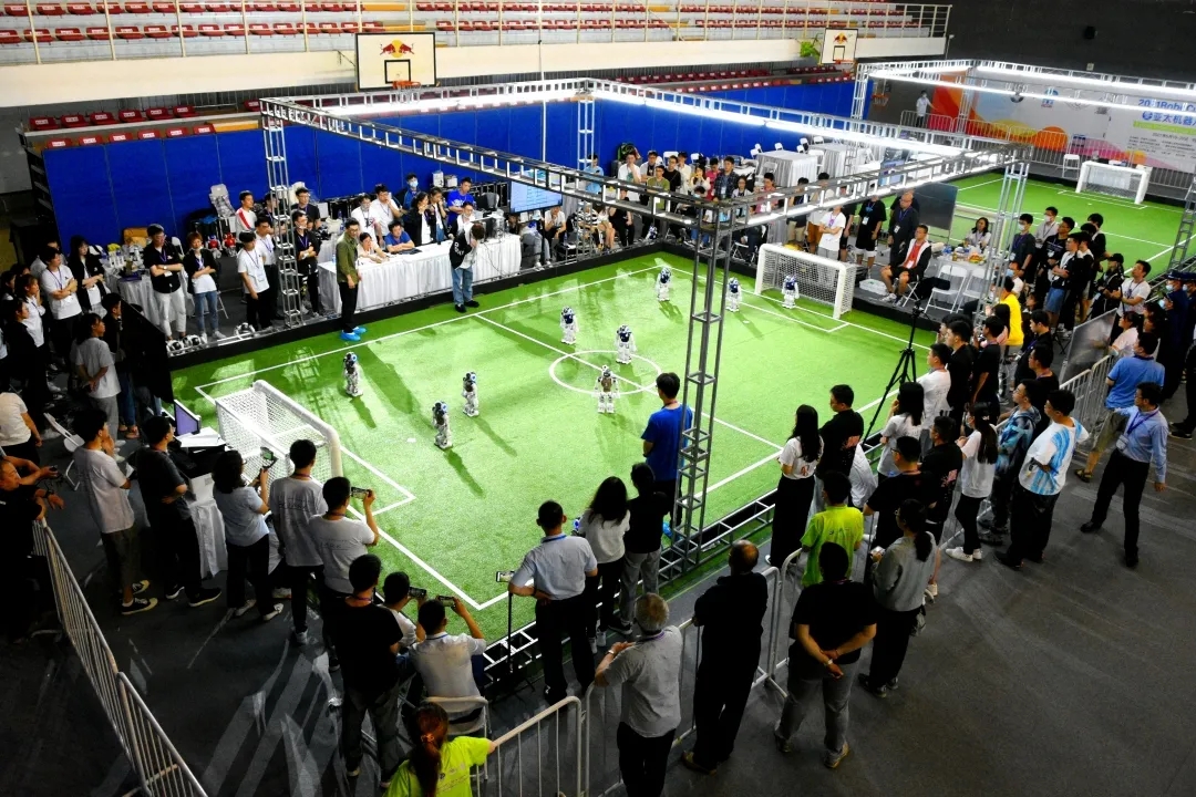 机器人大赛冠亚军,机器人冠军大赛